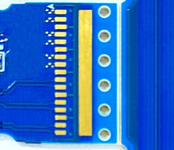 Optinen tiedonsiirtomoduuli PCB